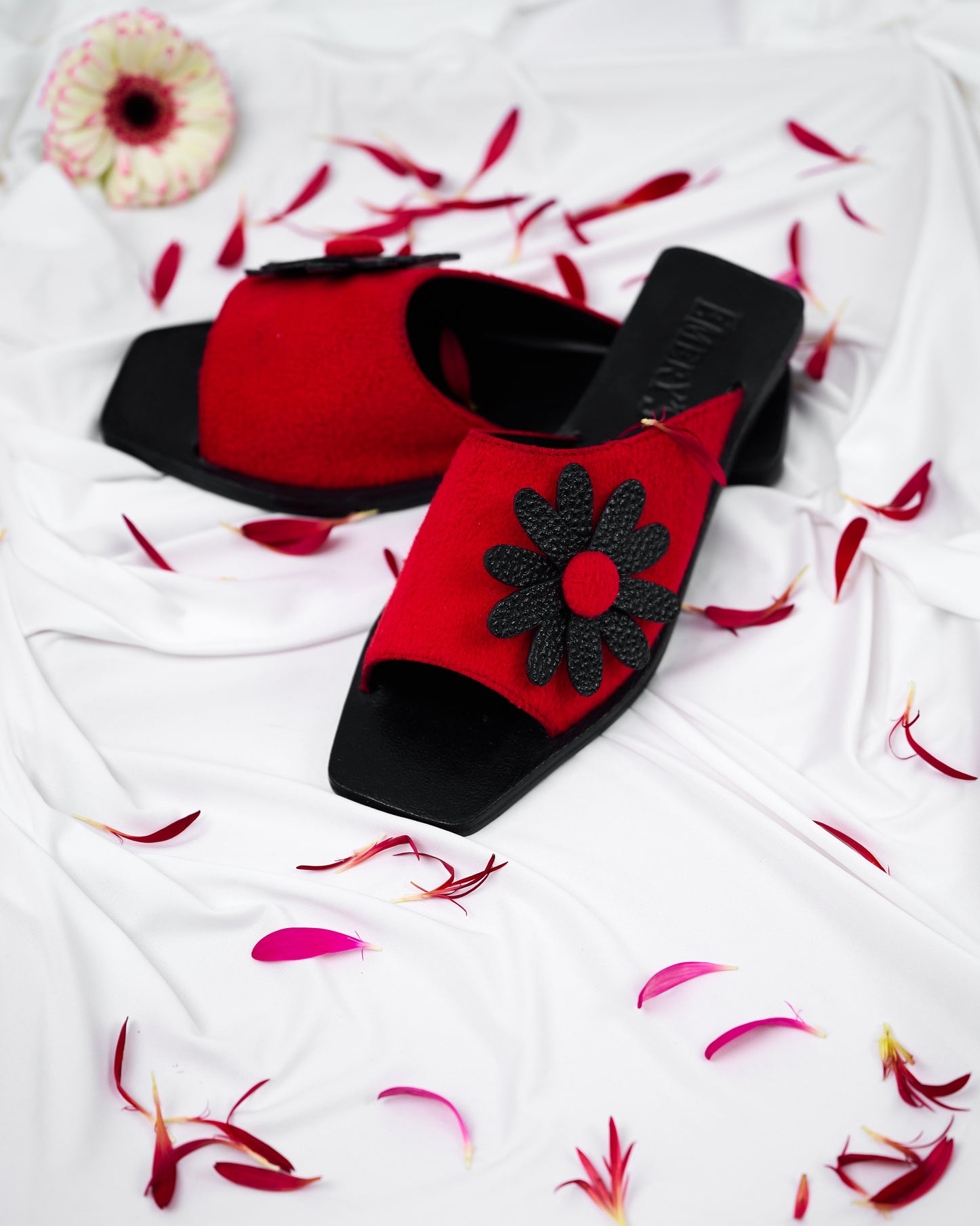 Emery's Daisy Slipper