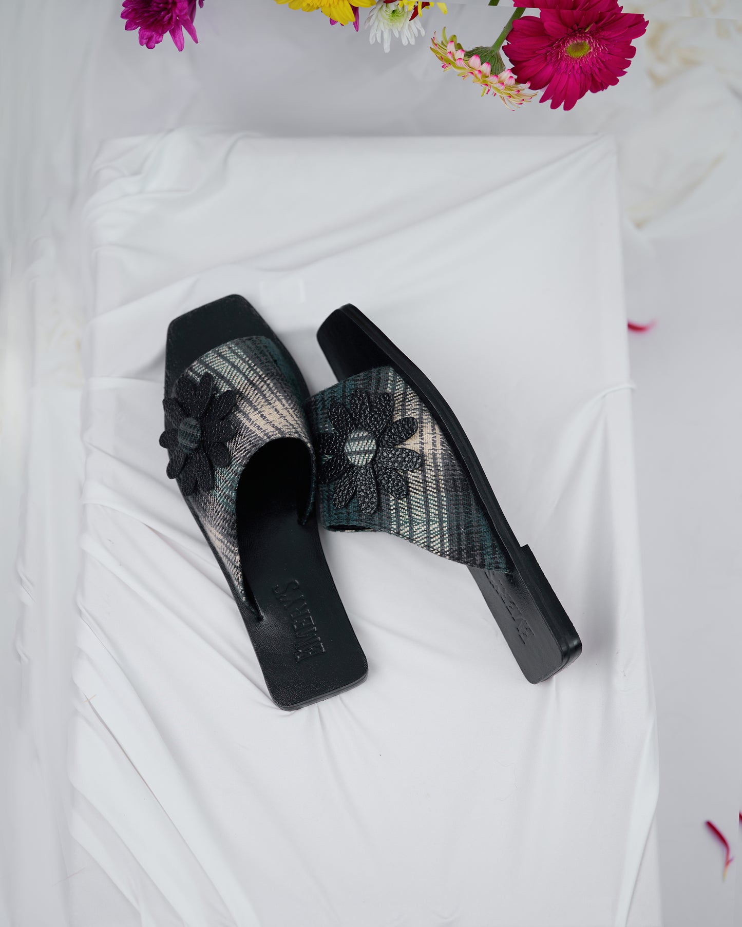 Emery's Daisy Slipper